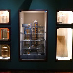 テイスティング・バー - 連続式蒸留機のミニチュア