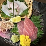 あなご屋銀座ひらい - あなごの刺身には鮪も付いて