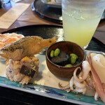 カイズ キッチン - 前菜盛り　ネンブツダイ唐揚げ美味しい　自家製カラスミもサバの燻製もほんとに美味しい