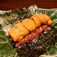 USHIMITSU NISHIAZABU - 厳選和牛の箱雲丹ユッケドッグ