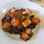 花花 - 魚介のイカスミパスタ