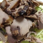 ゲストハウス番屋 - 素焼カツオは高知日曜市でゲストハウス番屋の女将が
土佐の廣丸の屋号で売ってます。我家でポン酢かけて食べました（≧∇≦）