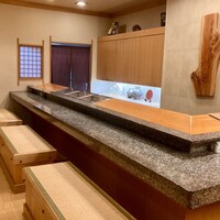 寿司割烹 小松 - 2階へ