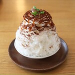 Blue Apple shaved ice Cafe - バニラキャラメルナッツ1300円