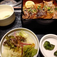 焼肉SEJONG 丸の内店 - 絶品セジョン重（肉増量・ごはん大盛り）