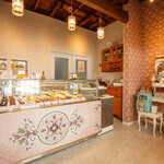 patisserie Tea shot - 店内①