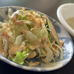 インデアンレストラン  ニューミラ - ずっと変わらないスープとサラダ。サウザンアイランドの掛かったキャベツとレタスとキュウリのシンプルなサラダ。これがかなり好き^_^