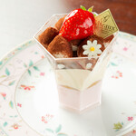 patisserie Tea shot - 期間限定イチゴティラミス