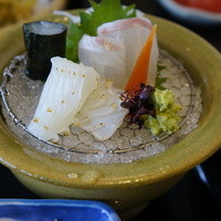 三四郎 - お刺身、ちょっと〆てあった