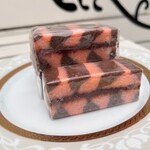 patisserie Tea shot - チョコとラズベリーのケーキ