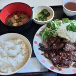 レストランミートアイランド - 友人が食べた国産牛ロー食べた