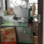 鶏×麦 らら - 「らら」の自家製麺は、この製麺機で作ってます！