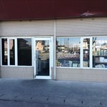 ナスコ フードコート インディアン レストラン - シャッターは空いています。