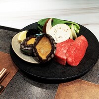 恵比寿 鉄板焼き Sublime - 鮑は元気に動いていました