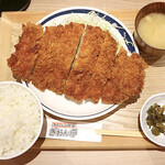 ぎおん亭 - 満腹鶏かつ定食