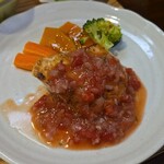 キッチン ブルー グローブ - めかじきポワレのアップ