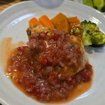 キッチン ブルー グローブ - 反対側から、赤ワインビネガーと刻み野菜のソースはタップリ！！