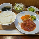 キッチン ブルー グローブ - めかじきポワレ　赤ワインビネガーと刻み野菜のソース