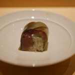 鮨 さいとう - ＜2014年3月＞サバの棒ずし。とても小さく上品に仕上げている。