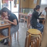 きしもと食堂 - テーブル席