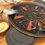 バル ポルティージョ - イカ墨パエリア