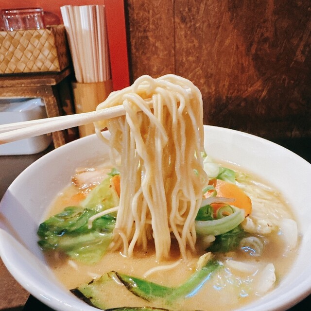麺倉庫 じだい屋（めんそうこ じだいや） - 柏林台（ラーメン）の写真