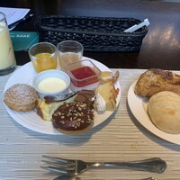 TERRACE & DINING ZERO - 名物のミックスジュース、スイーツだらけ！