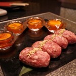 焼肉 神宮 - 元祖名物和牛生ハンバーグ