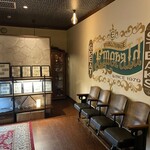 PUB LOUNGE EMERALD - 店内