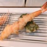 旬彩 天ぷら 心来(しんら） - 海老、くも、生麩。