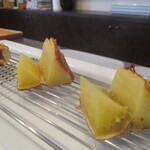 旬彩 天ぷら 心来(しんら） - 薩摩芋。