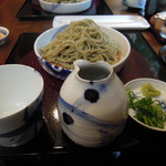 玄蕎麦 野中 - 淡い緑の粗挽き蕎麦