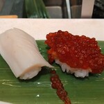 立食い寿司 根室花まる - 蛸の頭と紅鮭筋子