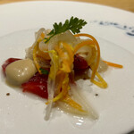 フレンチレストラン・プレジール - 玉葱や人参のピクルスもあって 爽やかな 酸味