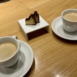 フレンチレストラン・プレジール - バスクチーズケーキ ＆ コーヒー