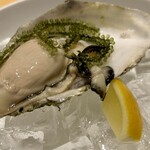 フレンチレストラン・プレジール - ずっしりとした サイズ感♪  レモンを絞って頂きます