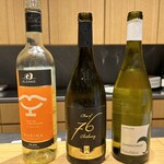 フレンチレストラン・プレジール - グラスワイン 白・ソムリエ セレクトの３本から 全てテイスティングし 頂くことが出来ます