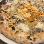 pizza marumo - トリュフ風味のビスマルク