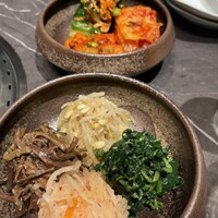 大徳壽TOKYO 六本木けやき坂 - キムチ盛り合わせ　ナムル盛り合わせ