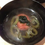 くろぎ - 雲丹入り蓮根真薯のお椀には春らしく蕗入り