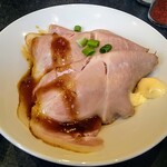 むかん横浜  - 肉丼も柔らかいジューシーなチャーシュー美味しいですよ