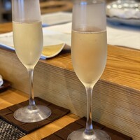 難波 鮨 栞庵 やましろ - スパークリングワインで乾杯♡