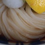 空飛ぶうどん やまぶき家 - とり天ぶっかけ　うどんアップ