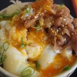 空飛ぶうどん やまぶき家 - 肉温玉ごはん