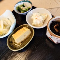 一つ木竹林草 - ランチ定食の小鉢群