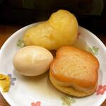 酒の穴 - おでん。梅焼き、玉子、じゃがいも