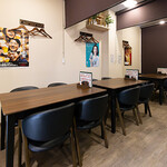 やきとりの味鶏逗 - テーブル席