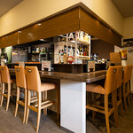 やきとりの味鶏逗 - カウンター席