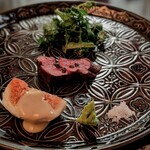 樋口 - 夏鹿の内腿、生胡椒　つるえんどうの粒マスタード和え　無花果の胡麻のクリーム。お肉が鹿で、しかも食べやすい量。コースの終盤でも美味しく頂けました♡