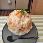 patisserie andbell - 桃ミルクかき氷(エスプーマとアイスなし)